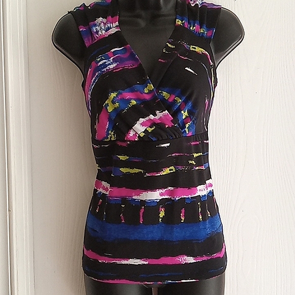 ⭐️ Host Pick ⭐️ Cleo Petite | Colorful Trendy Sleeveless Top - Picture 2 of 7